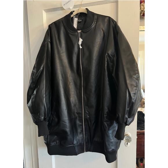 NWT BooHoo Oversized Faux Leather Bomber Jacket, Black, Size 14. - Picture 1 of 8